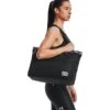 Under Armour UA Essentials Tote, Black 2 Under Armour UA Essentials Tote, Black -Gymstick Butik 1361994 001.MASTER UnderArmour EssentialsTote Black 0123