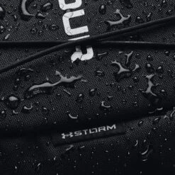 Under Armour UA Hustle Sport Backpack, Black/Silver -Gymstick Butik 1364181 001.MASTER Under Armour UA Hustle Sport Backpack Black Silver 06 0222