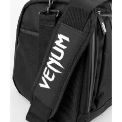 Venum Trainer Lite Evo Sports Bag, Black/White -Gymstick Butik VENUM 03830 108 Venum Trainer Lite Evo Sports Bag BlackWhite 09 maj2