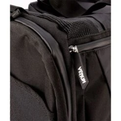 Venum Trainer Lite Evo Sports Bag, Black/Black -Gymstick Butik VENUM 03830 114 Venum Trainer Lite Evo Sports Bag BlackBlack 08 maj22 1