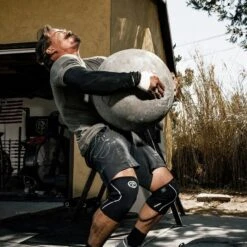 REHBAND RX Knee Sleeve, 7mm, Black -Gymstick Butik rx knee support 7 mm black rehband 5 1